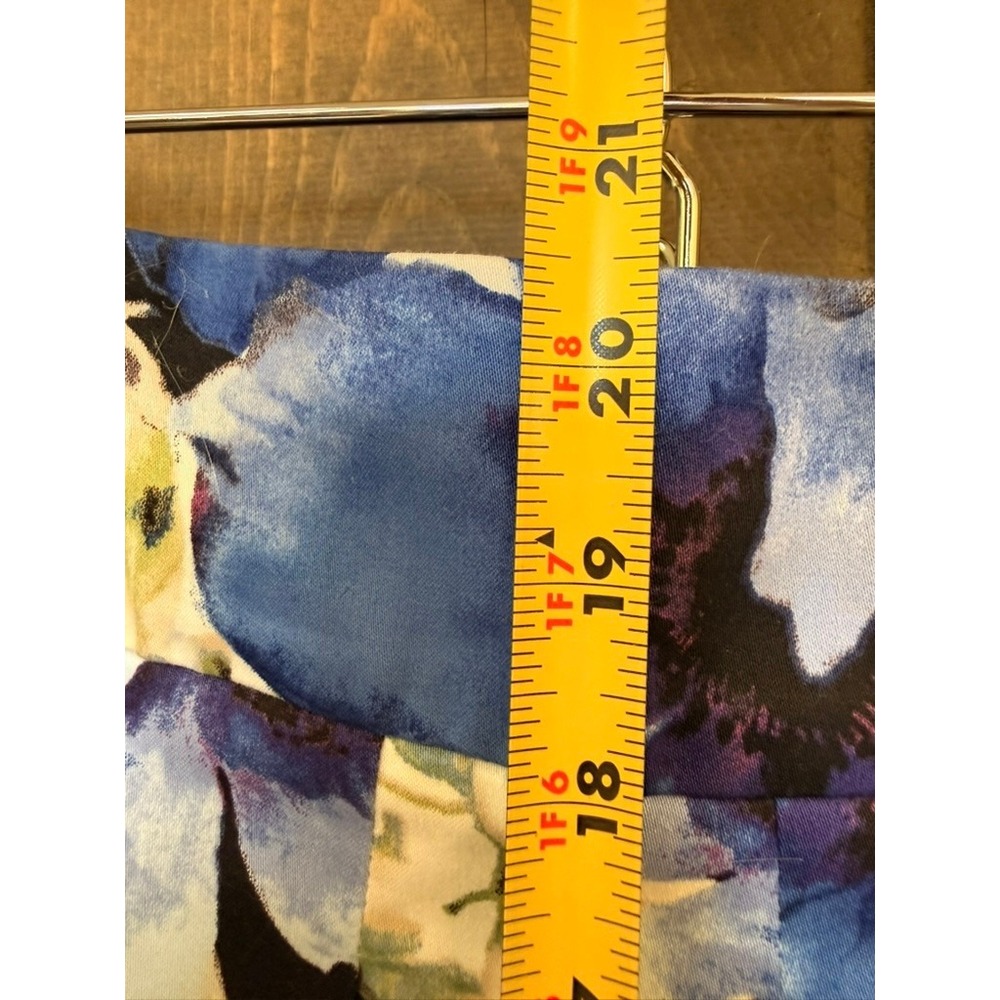 White House Black Market Floral Skirt Womens 2 Blue White Excellent Pleated Mini - Picture 7 of 7